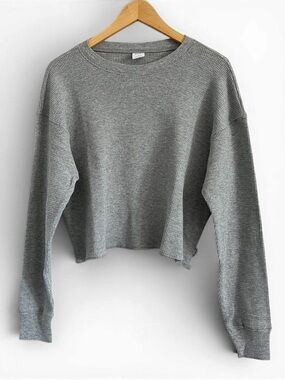 TNA Aritzia Waffle Knit Crop Sweater Grey Long Sleeve Crew Neck Small
